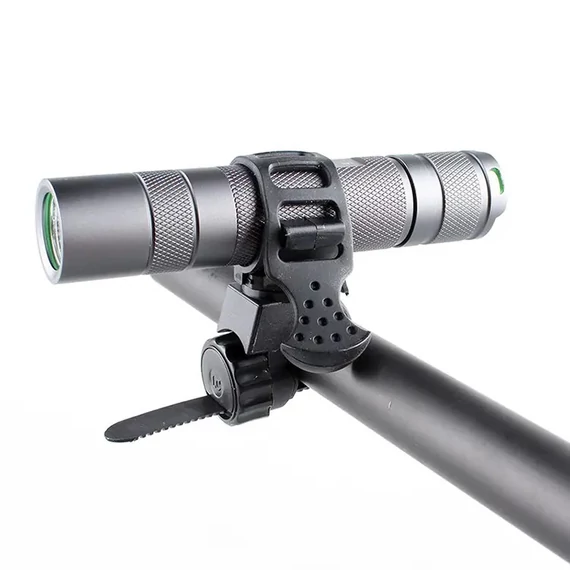 Night Armor LC-6 kerékpáros zseblámpatartó 360 fokos forgathatóság fekete bmlamptart0001